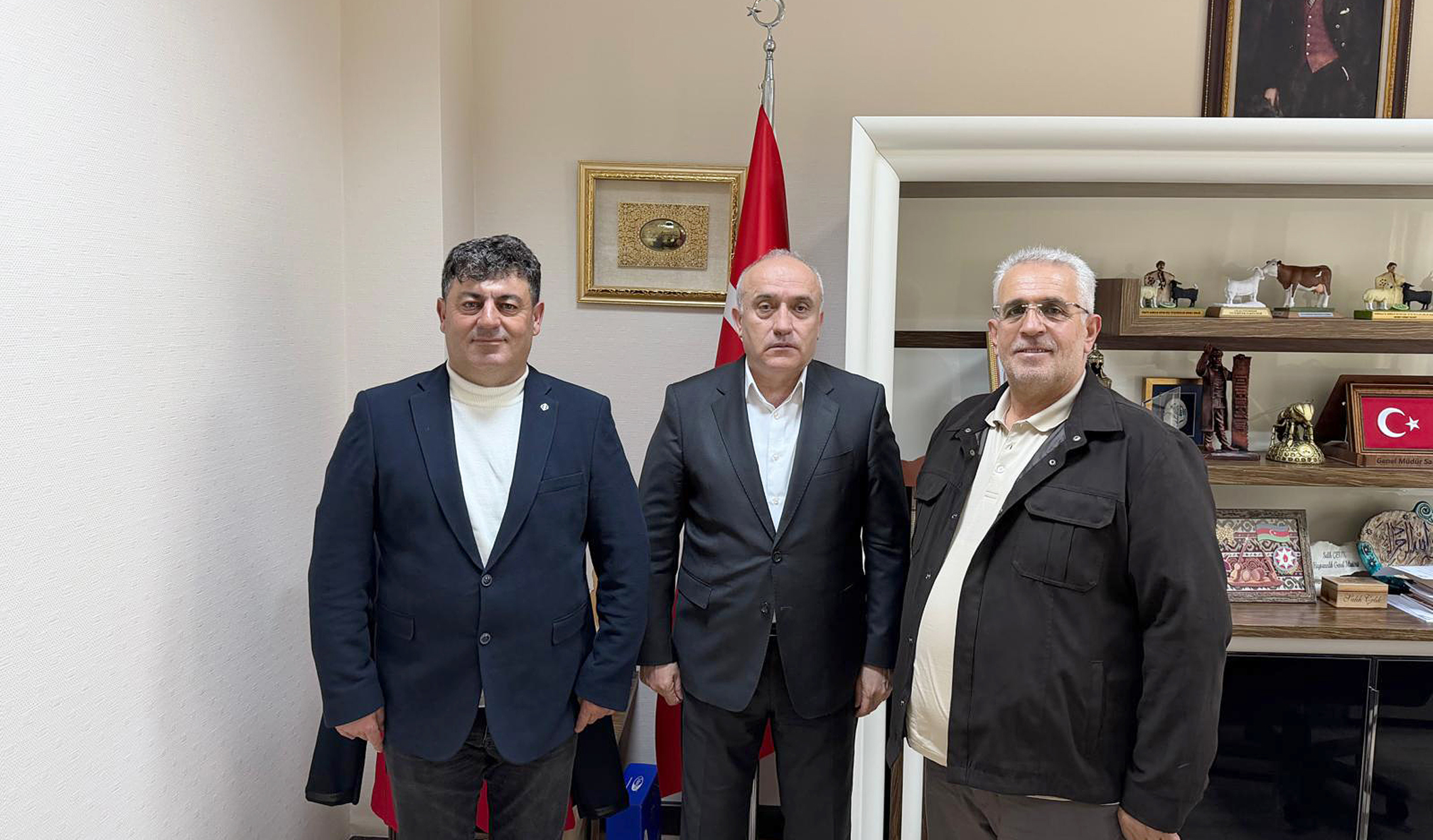 Karapınar Süt Üreticileri Birliği olarak Hayvancılık Genel Müdürü Sayın Salih Çelik ile Hayvancılık Genel Müdür Yardımcısı Sayın Emre Gürçay ı makamlarında ziyaret